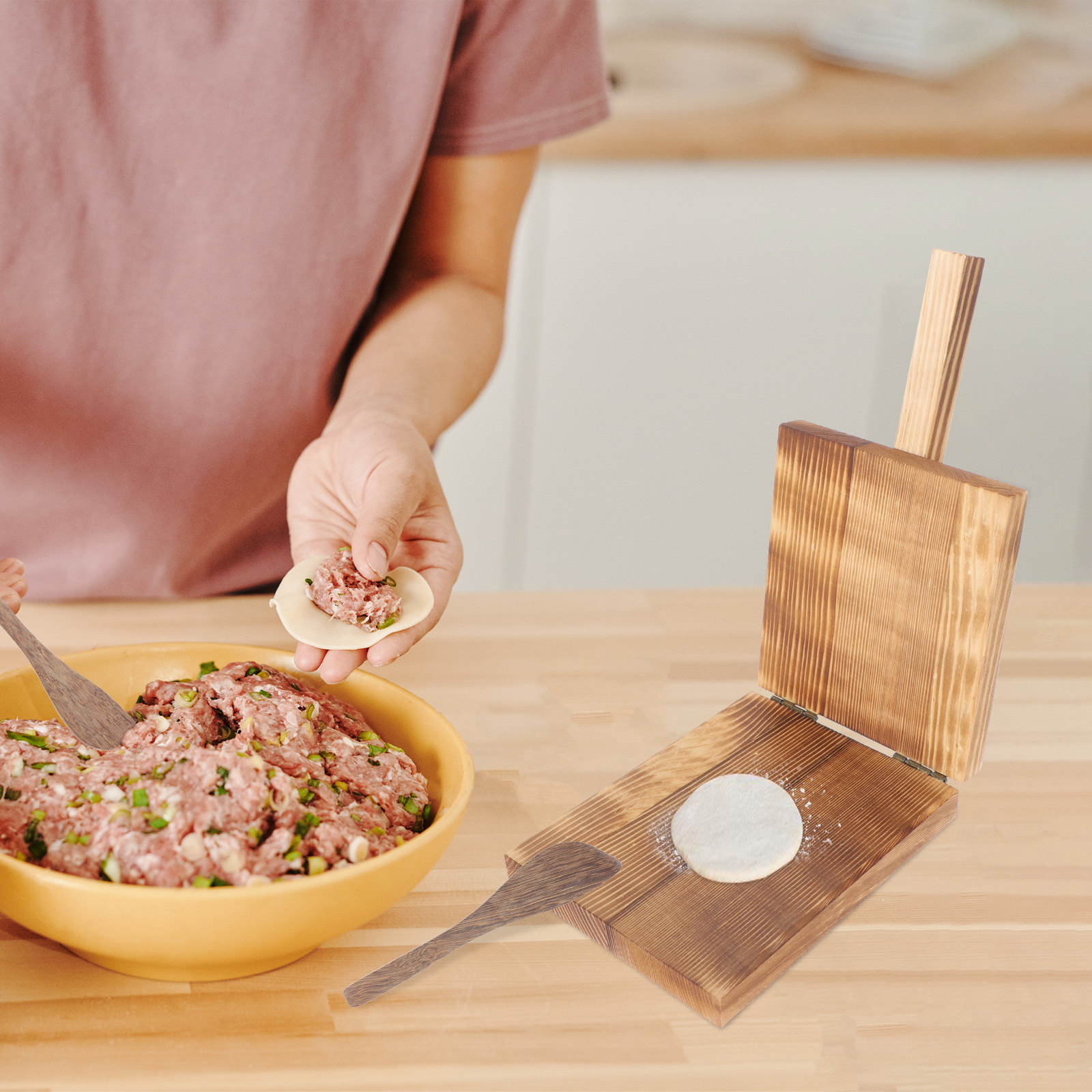 Wooden Dumpling Press Set Doug - огляд і ціна Dumpling Press Set